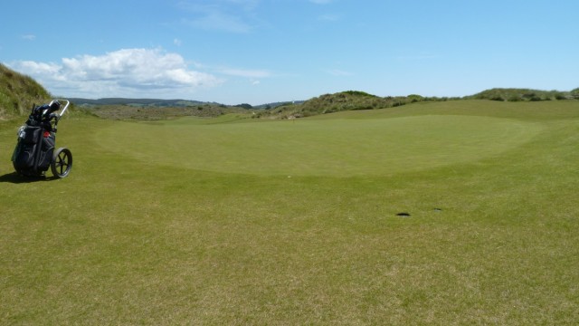 The 8th green at Barnbougle Dunes