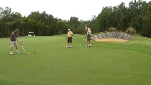 The 1st green at Kooindah Waters Golf Club