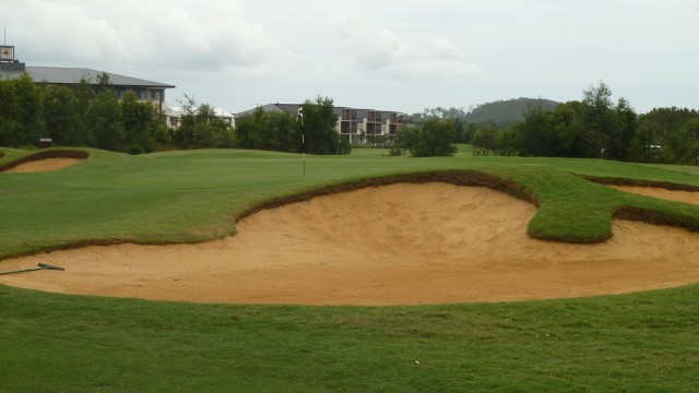 The 5th green at Kooindah Waters Golf Club