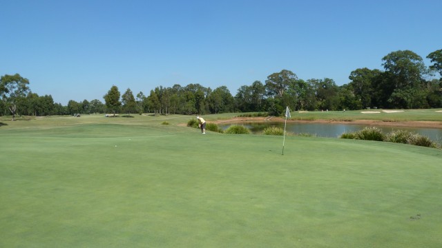 The 15th green at Macquarie Links