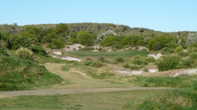 The 15th tee at Magenta Shores Golf & Country Club