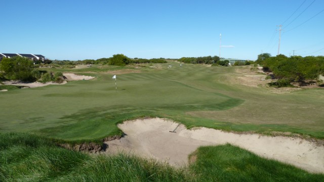 The 6th green at Magenta Shores Golf & Country Club