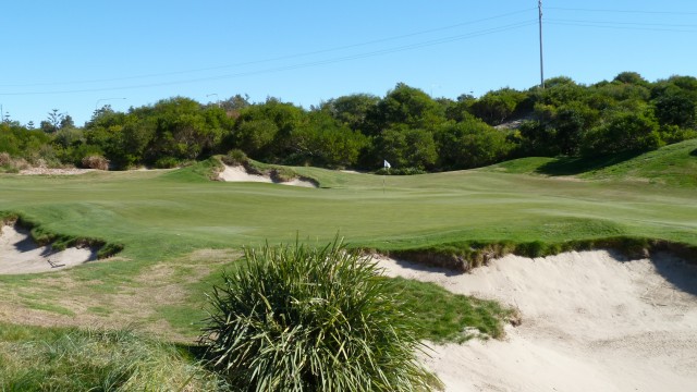 The 9th green at Magenta Shores Golf & Country Club