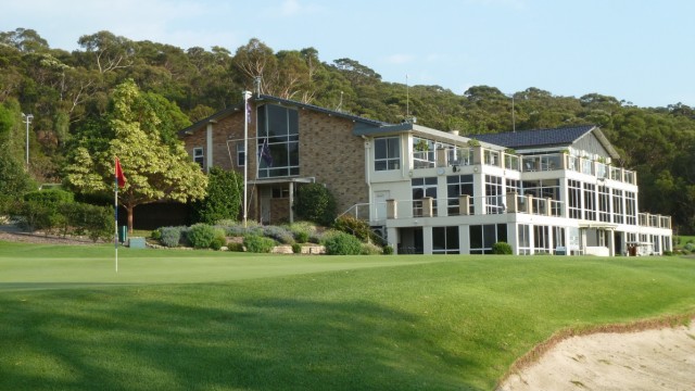 The 9A green at Monash Country Club