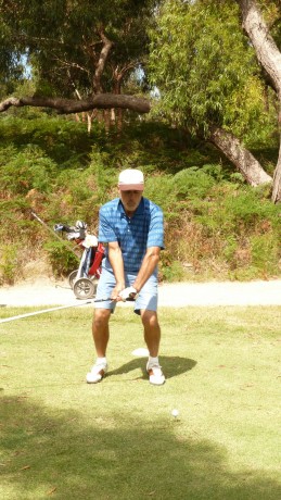 Playing partner Harry at Peninsula Kingswood Country Golf Club North