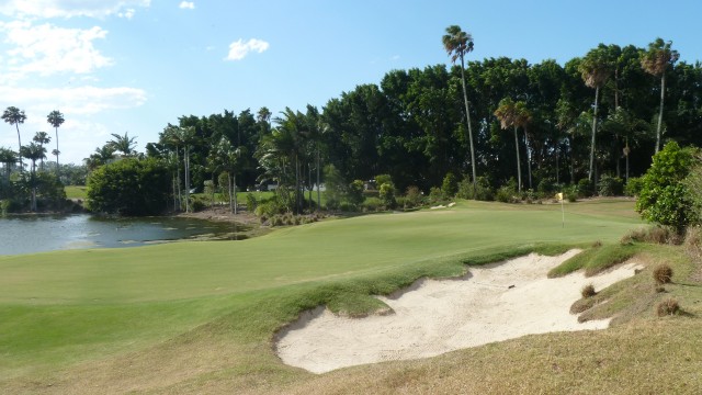 The 10th green at Sanctuary Cove Golf & Country Club Palms Course