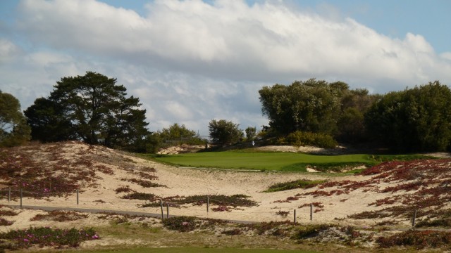 The 7th tee at The Lakes Golf Club