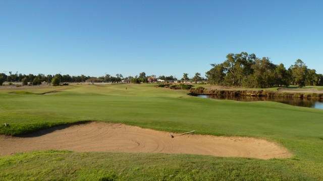 The 8th green at The Vines Resort Ellenbrook Course