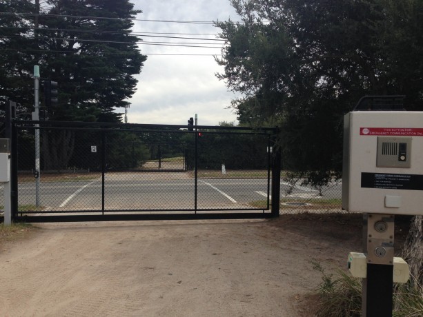 Crossing between different parts of the course at Royal Melbourne Golf Club East Course