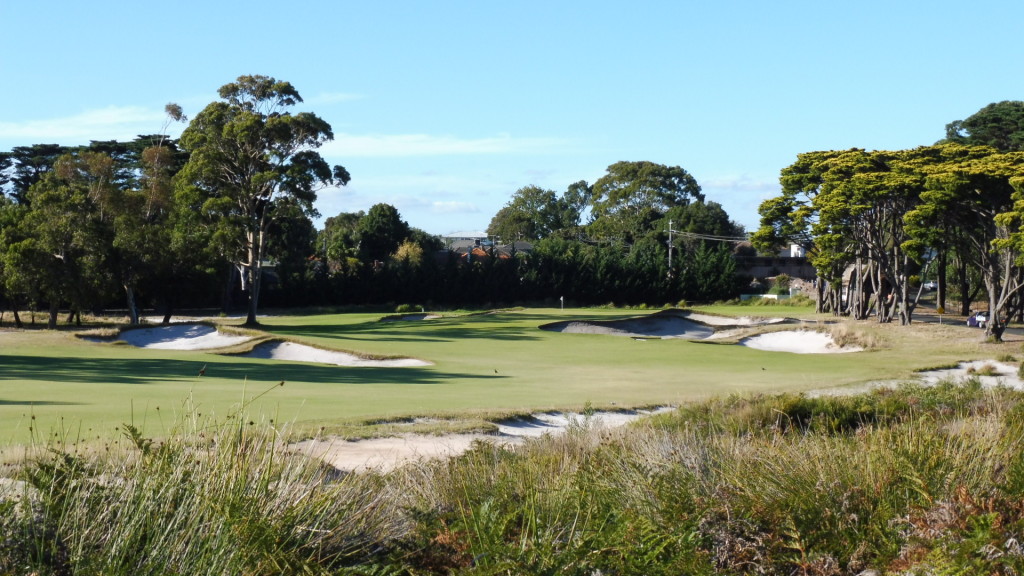 1st hole at Victoria Golf Club