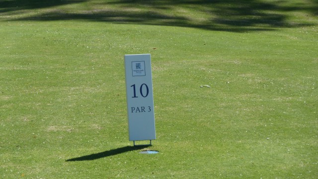 Tee marker at Kingston Heath Golf Club