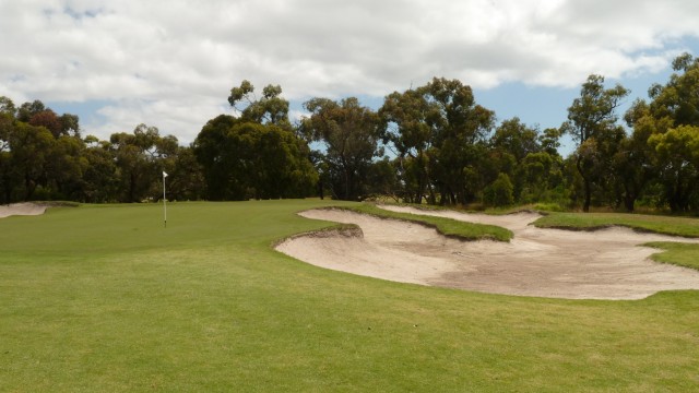 The 16th green at Peninsula Kingswood Country Golf Club North