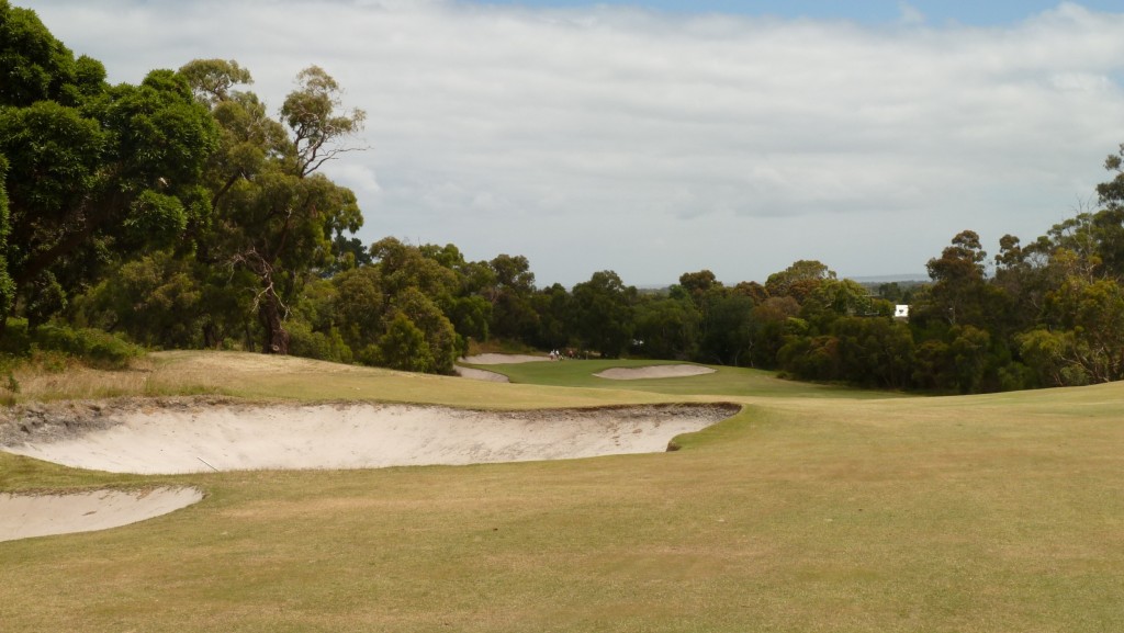 The 3rd fairway at Peninsula Kingswood Country Golf Club North