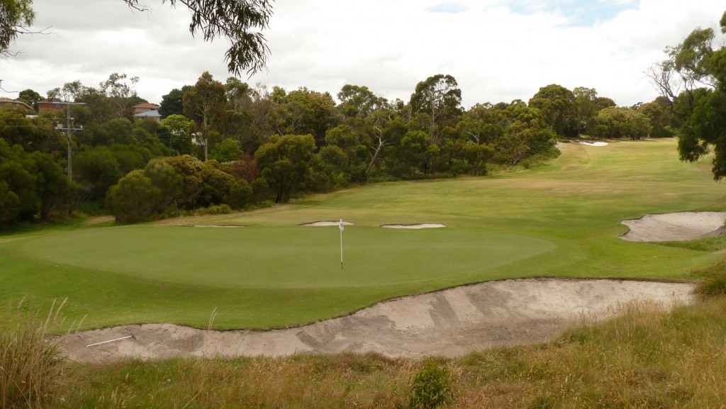 The 3rd green at Peninsula Kingswood Country Golf Club North