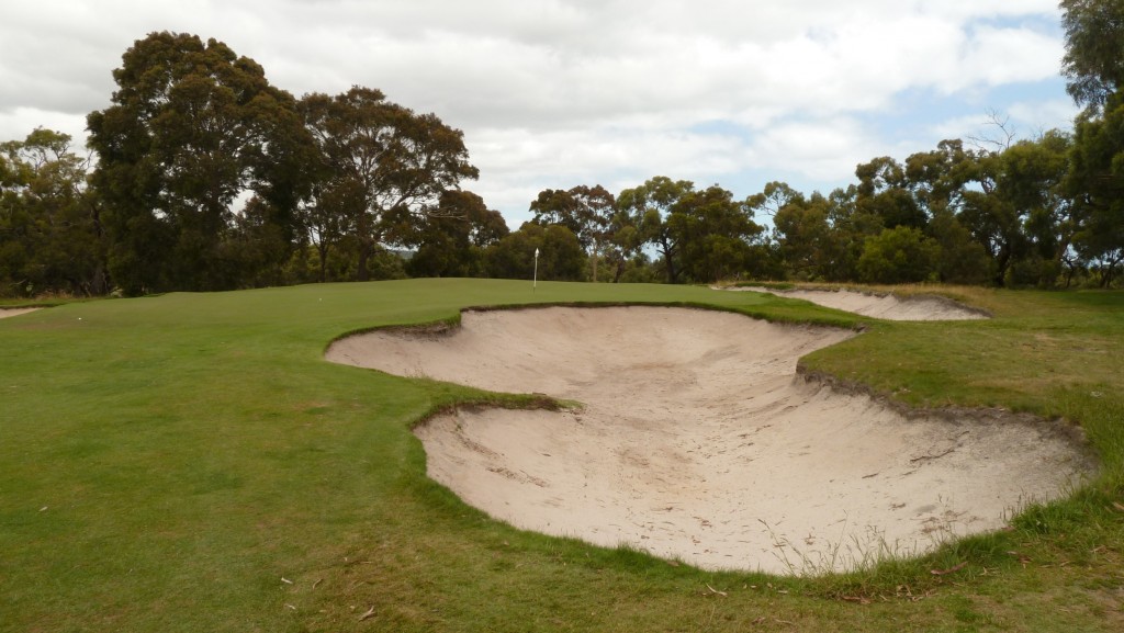 The 7th green at Peninsula Kingswood Country Golf Club North