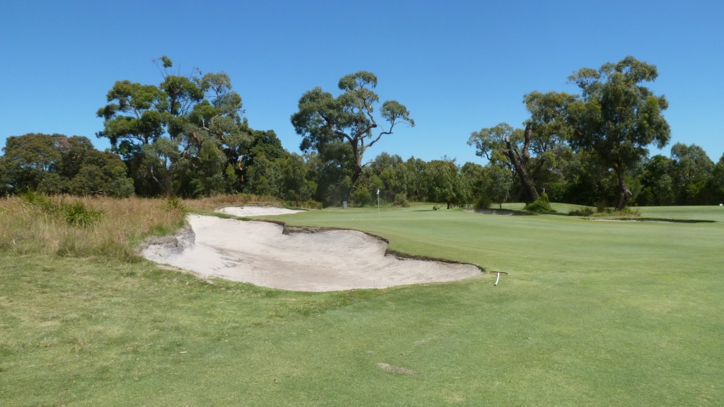 The 2nd green at Peninsula Kingswood Country Golf Club South