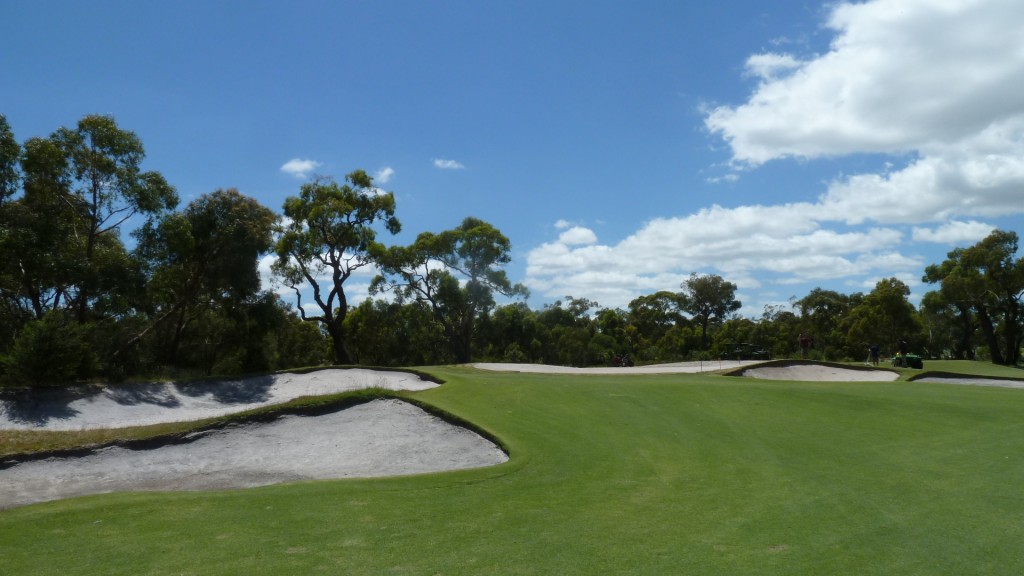 The 5th green at Peninsula Kingswood Country Golf Club South