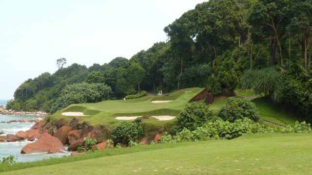 The 9th tee at Ria Bintan Golf Club Ocean Course