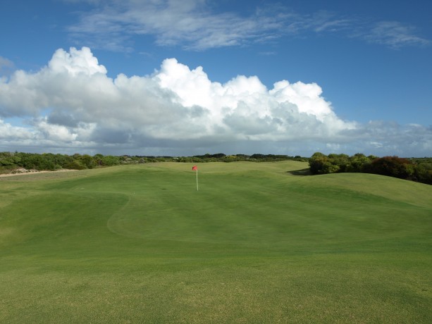 The 12th green at The Links Kennedy Bay