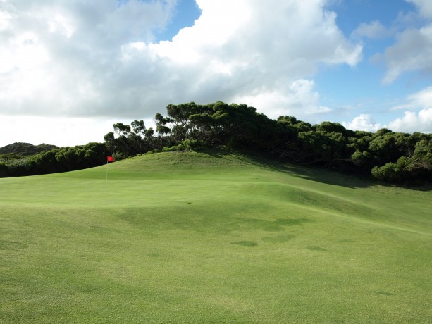 The 13th green at The Links Kennedy Bay