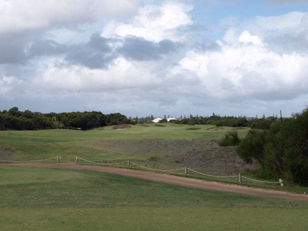 The 1st tee at The Links Kennedy Bay