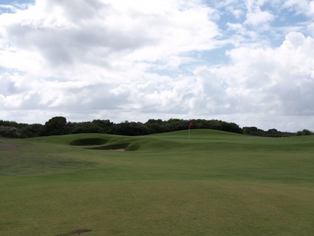 The 4th green at The Links Kennedy Bay