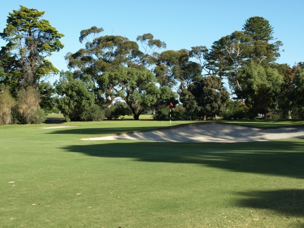 The 18th green at Long Island Country Club