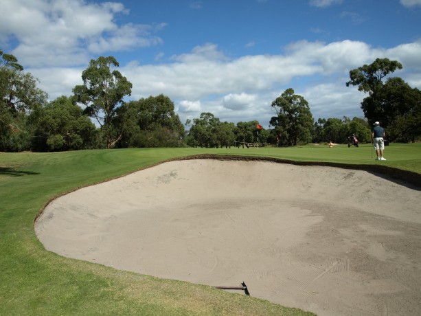 The 4th green at Long Island Country Club