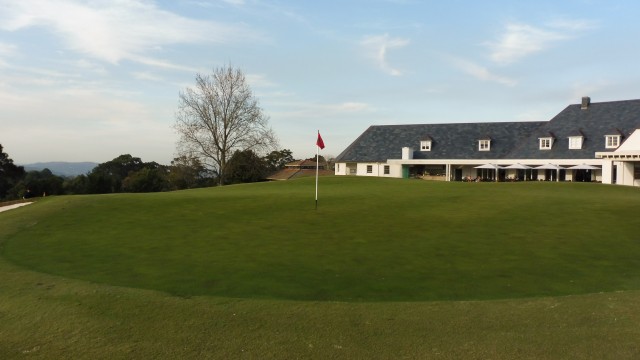 The 18th Green at Elanora Country Club