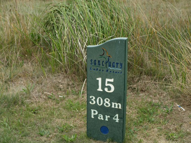 Tee Marker at Sanctuary Lakes Club