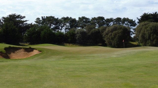 The 2nd green at Thirteenth Beach Golf Links Beach Course