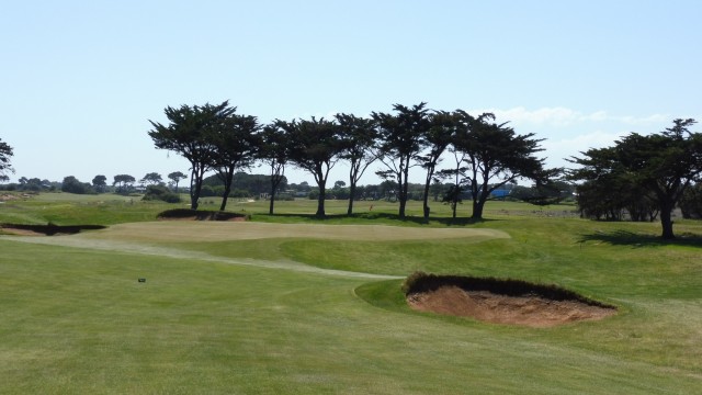 The 9th green at Thirteenth Beach Golf Links Beach Course