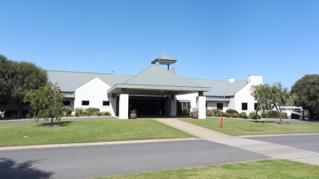 Clubhouse at Thirteenth Beach Golf Links