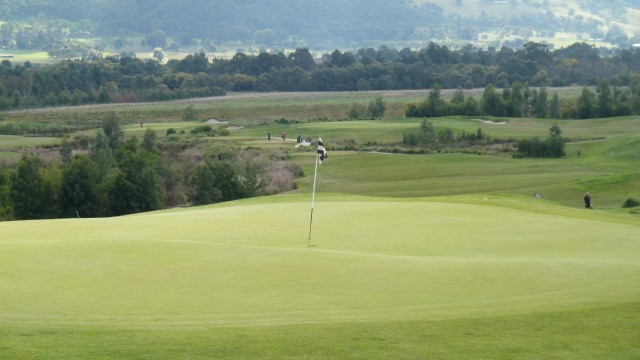 The 18th green at Yering Meadows Nursery Course