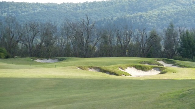 The 5th green at Yering Meadows Nursery Course