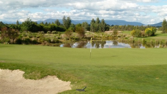 The 8th Green at Yering Meadows Nursery Course