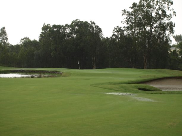 The 10th green at Pacific Dunes Golf Club