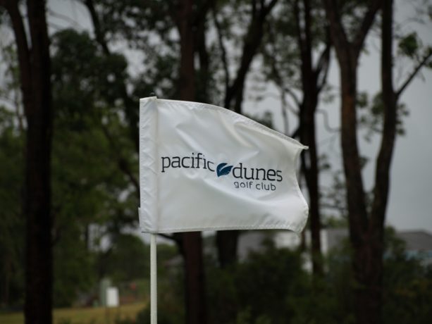 Pin flag at Pacific Dunes Golf Club