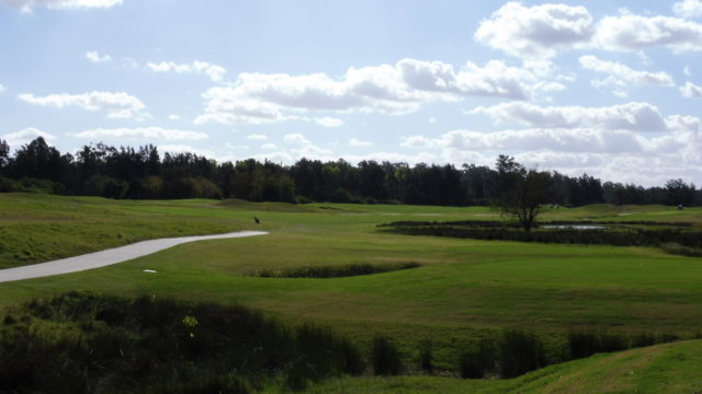 The 14th tee at Riverside Oaks Golf Resort Bungool Course