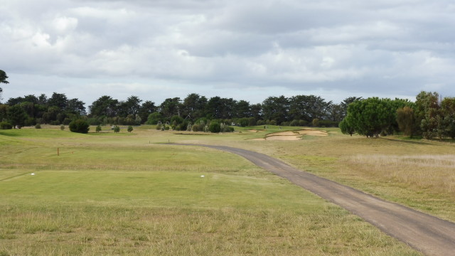 The 10th tee at Thirteenth Beach Golf Links Creek Course