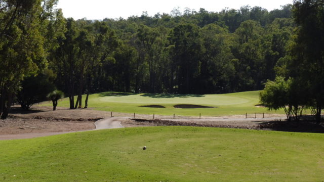 The 4th tee at Araluen Golf Resort