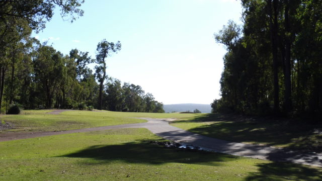 The 6th tee at Araluen Golf Resort