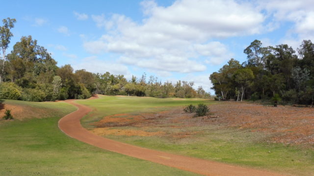 The 8th tee at Araluen Golf Resort