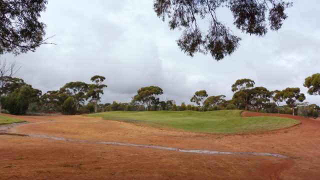 The 11th green at Kalgoorlie Golf Club