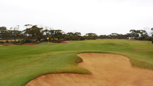 The 2nd green at Kalgoorlie Golf Club