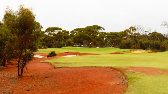 The 6th fairway at Kalgoorlie Golf Club