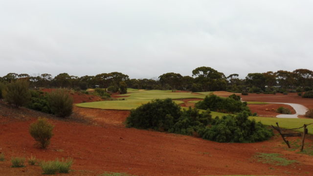 The 6th tee at Kalgoorlie Golf Club