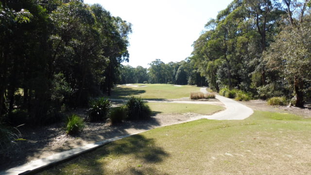 The 6th tee at Terrey Hills Golf & Country Club