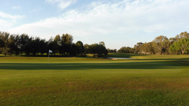 The 4th green at Murray Downs Golf Country Club