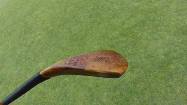 The clubhead of the long nose putter